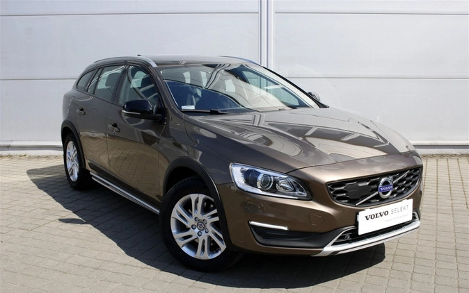 Volvo V60 Cross Country cena 87955 przebieg: 110535, rok produkcji 2018 z Kleczew małe 466